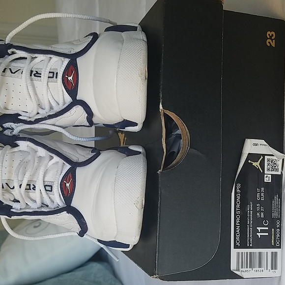 Kids Jordan Pro Strong Navy and White - Picture 2 of 5